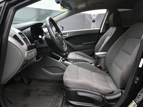 Used 2017 Kia Forte LX image 13