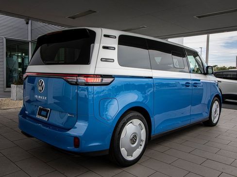 New 2025 Volkswagen ID. Buzz 1st Edition image 19
