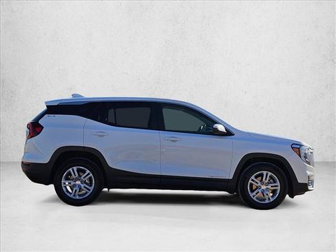Used 2023 GMC Terrain SLE FWD image 4