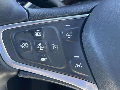 Used 2023 Chevrolet Equinox Premier image 26