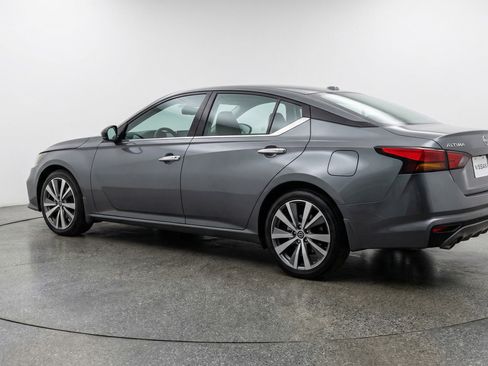 Used 2025 Nissan Altima 2.5 SV image 6