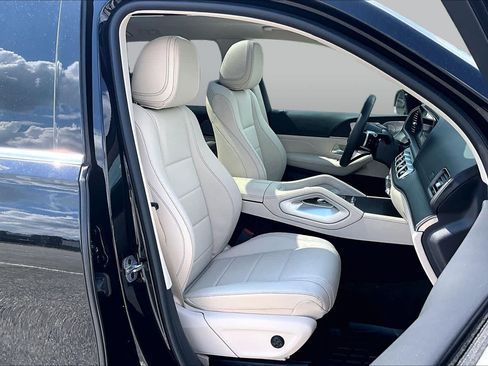 Certified 2025 Mercedes-Benz GLS 450 4MATIC image 9