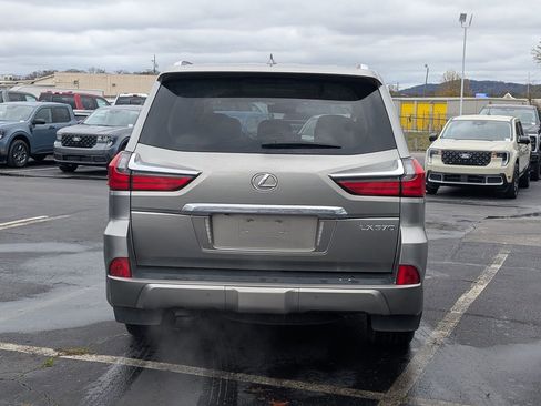 Used 2018 Lexus LX 570 4WD image 6