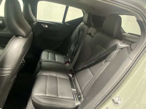 Used 2025 Volvo XC40 B5 Core image 14