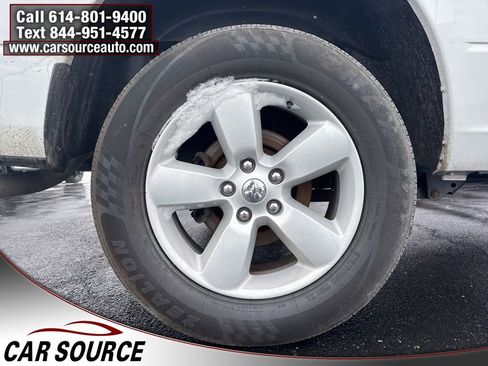 Used 2023 RAM 1500 Classic SLT image 29