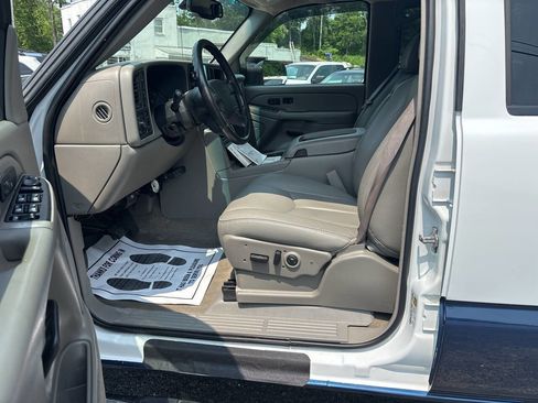 Used 2005 Chevrolet Silverado 2500 LT w/ Heavy-Duty Power Package image 20