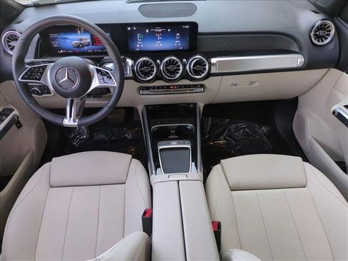 Certified 2025 Mercedes-Benz GLB 250 image 17