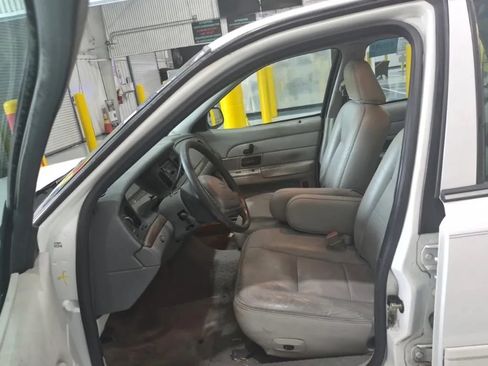 Used 2003 Ford Crown Victoria LX RWD image 5