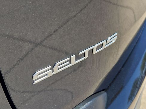 Used 2025 Kia Seltos S FWD image 13