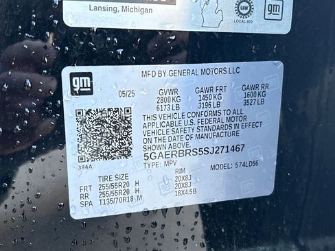 Used 2025 Buick Enclave Sport Touring image 34