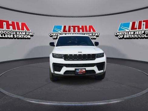 New 2026 Jeep Grand Cherokee Altitude RWD image 3