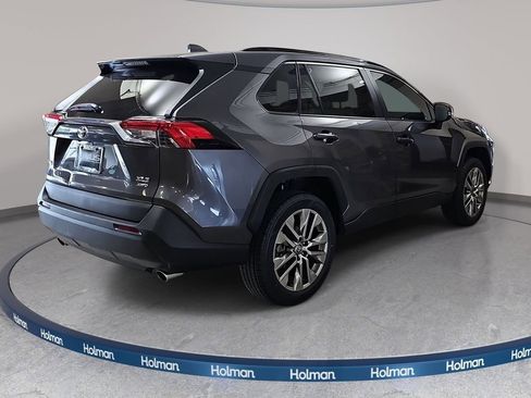Used 2022 Toyota RAV4 XLE Premium AWD/4WD image 6