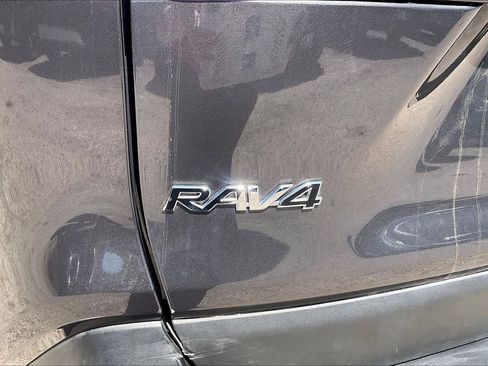 Used 2025 Toyota RAV4 XLE image 30