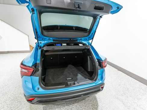 Used 2025 Chevrolet Trax RS FWD image 31