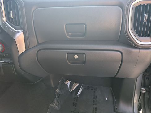 Used 2021 Chevrolet Silverado 1500 LT AWD/4WD image 29