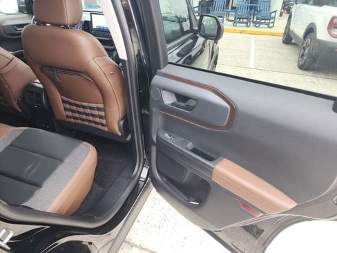 Used 2021 Ford Bronco Sport Outer Banks w/ Outer Banks Package image 17