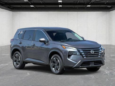 Used 2025 Nissan Rogue SV AWD/4WD image 3