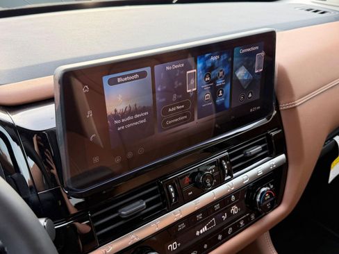 New 2026 Nissan Pathfinder Platinum AWD/4WD image 27