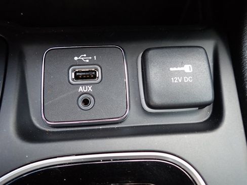 Used 2023 Jeep Cherokee Altitude Lux AWD/4WD image 23