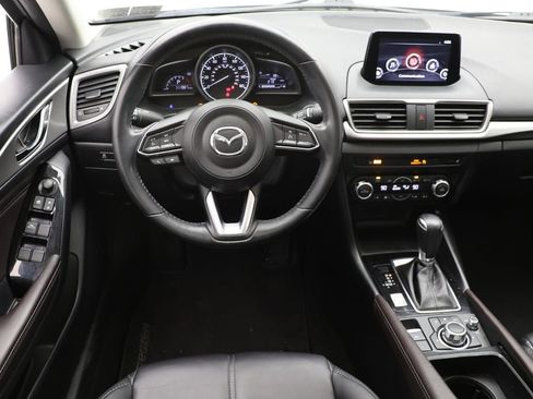 Used 2018 MAZDA MAZDA3 Touring image 12