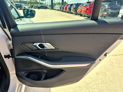 Used 2019 BMW 330i Sedan w/ Driving Assistance Package RWD image 18