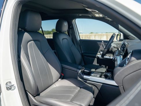 Certified 2023 Mercedes-Benz EQB 300 4MATIC image 30