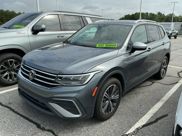 Used 2024 Volkswagen Tiguan SE FWD image 5