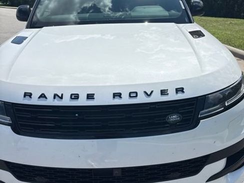 Used 2026 Land Rover Range Rover Sport Dynamic SE AWD/4WD image 12