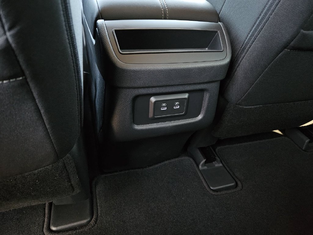 Certified 2026 Nissan Pathfinder SV FWD image 12