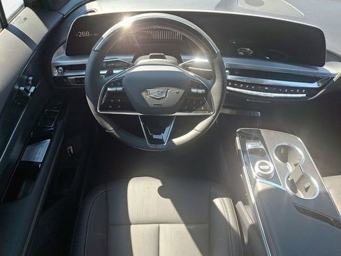 New 2026 Cadillac Lyriq Luxury AWD/4WD image 6