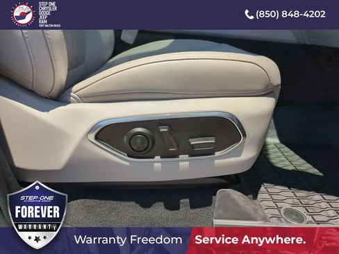 Used 2024 Jeep Wagoneer Series III w/ Premium Group I AWD/4WD image 41