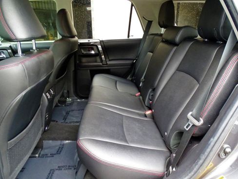 Used 2019 Toyota 4Runner TRD Off-Road Premium AWD/4WD image 19