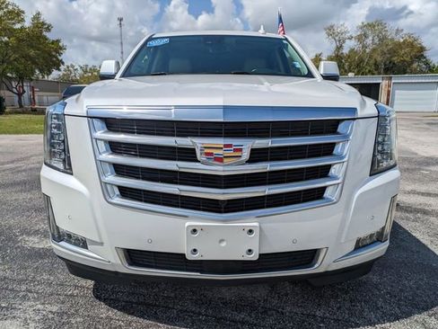 Used 2020 Cadillac Escalade ESV Premium Luxury image 9