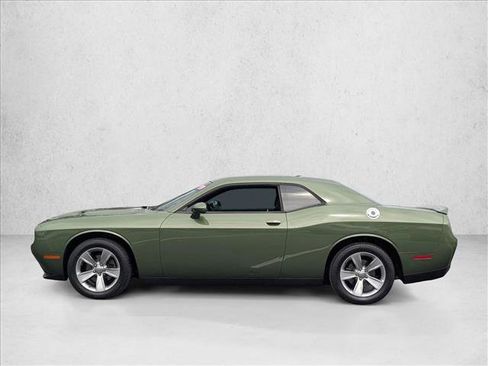 Used 2019 Dodge Challenger SXT image 9