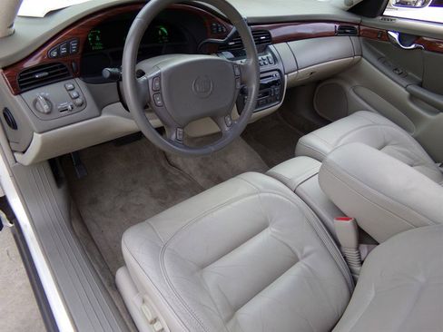 Used 2003 Cadillac De Ville Sedan w/ Comfort & Convenience Package image 16