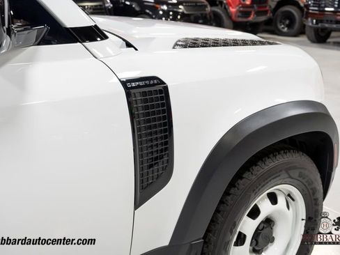 Used 2023 Land Rover Defender 110 S AWD/4WD image 38