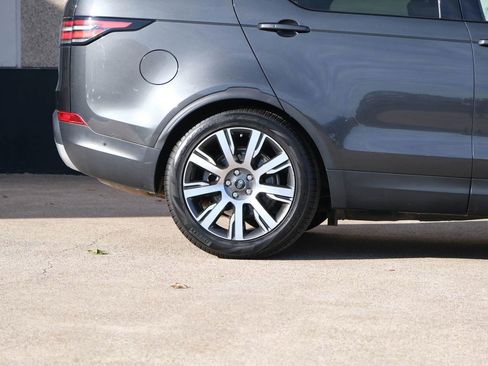Used 2019 Land Rover Discovery HSE image 12