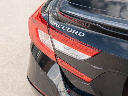 Used 2018 Honda Accord Touring image 46