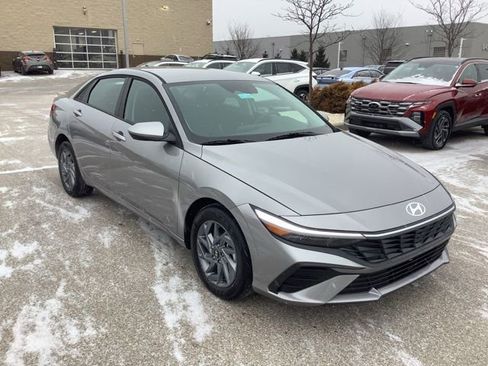 New 2026 Hyundai Elantra Blue image 3
