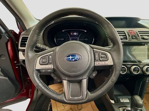 Used 2018 Subaru Forester 2.5i Touring AWD/4WD image 12