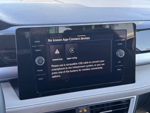 Used 2025 Volkswagen Taos SE image 25