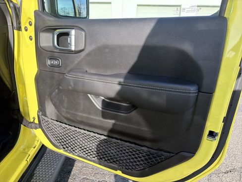 Used 2023 Jeep Wrangler Unlimited Sahara w/ Cold Weather Group image 14