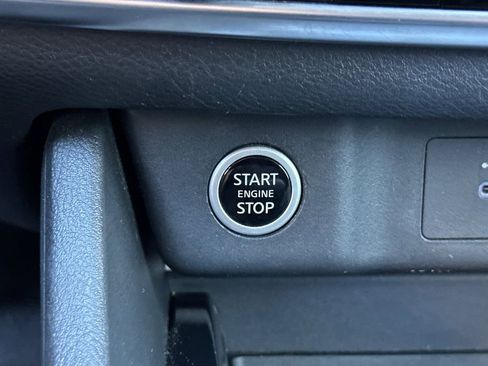 Used 2023 Nissan Rogue SV image 22