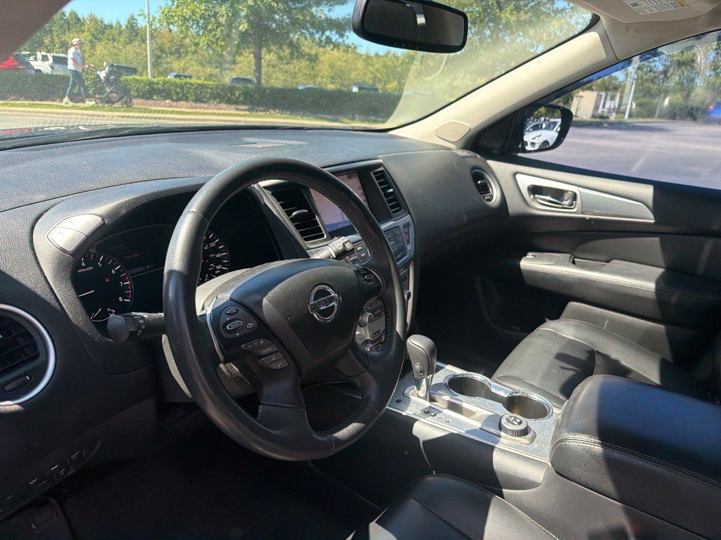 Used 2017 Nissan Pathfinder SL w/ SL Premium Package AWD/4WD image 8