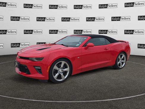 Used 2018 Chevrolet Camaro SS RWD image 2