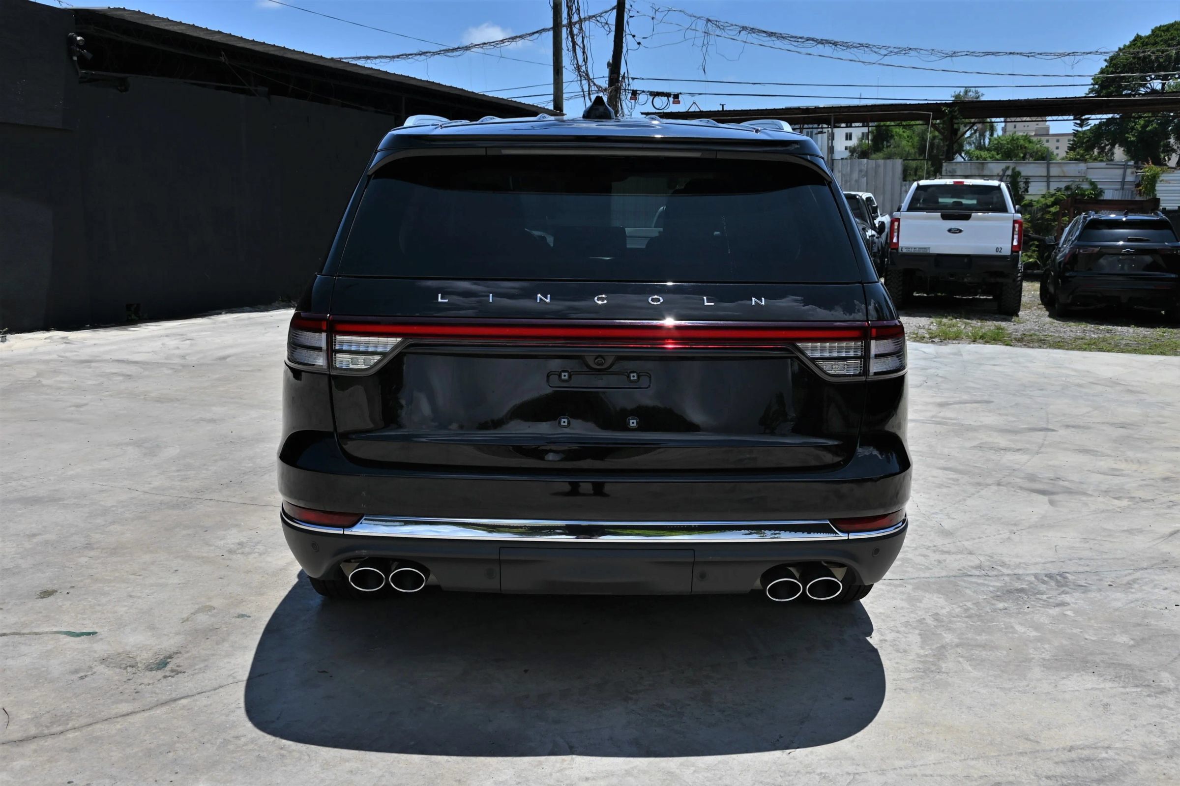 Used 2025 Lincoln Aviator 2WD image 4