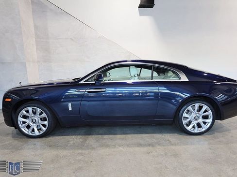 Used 2019 Rolls-Royce Wraith Coupe image 14