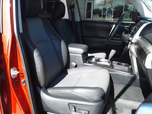 Used 2021 Toyota 4Runner SR5 Premium image 10