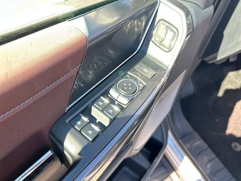 Used 2022 Ford F150 Lariat image 13