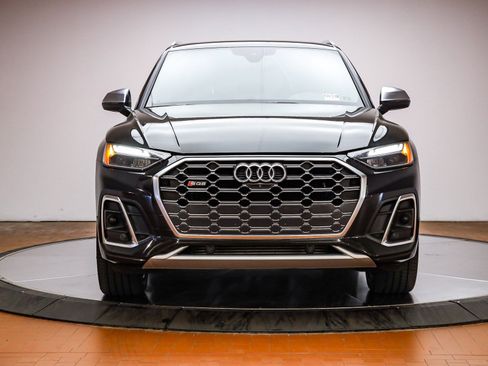 Used 2022 Audi SQ5 Premium Plus w/ Premium Plus Package image 2